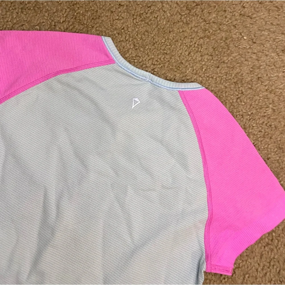 Lululemon Girls Ivivva Fly Tech Short Sleeve Top Athletic Athleisure size 12